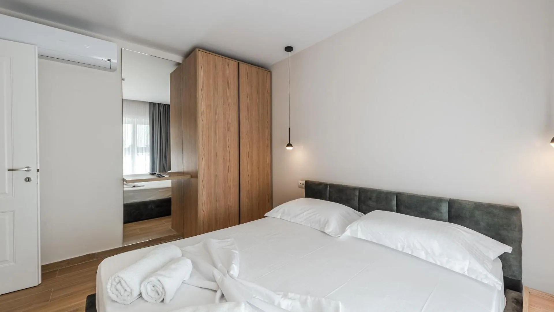 Sea La Vie Apartment Golem